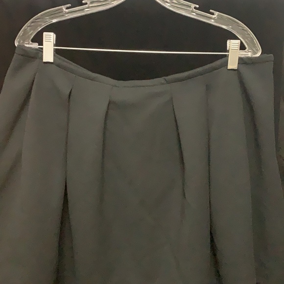 POLO Ralph Lauren black pleated skirt with pockets - Picture 2 of 5